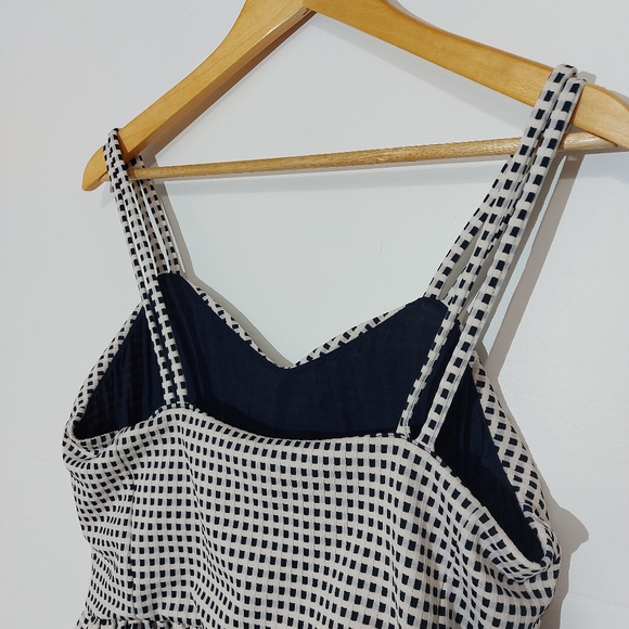 Chelsea28 Gingham Peplum Tank White and Navy - Picture 4 of 13